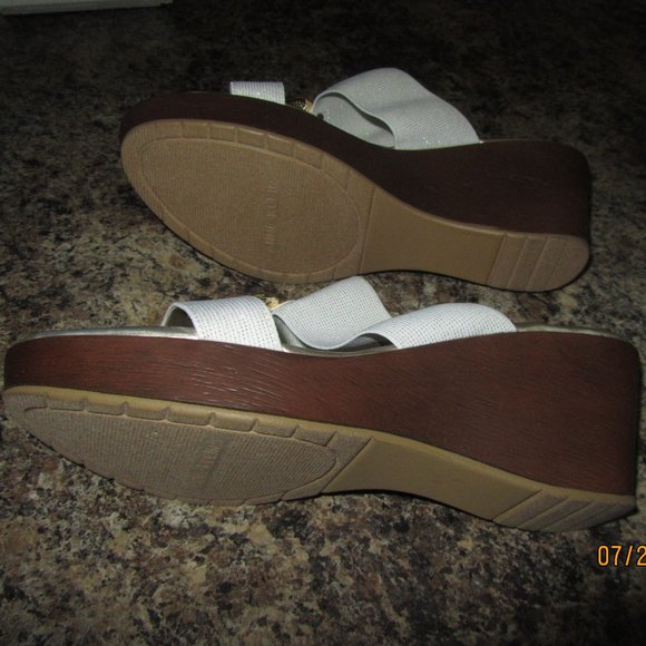 anne klein hadya wedge sandals